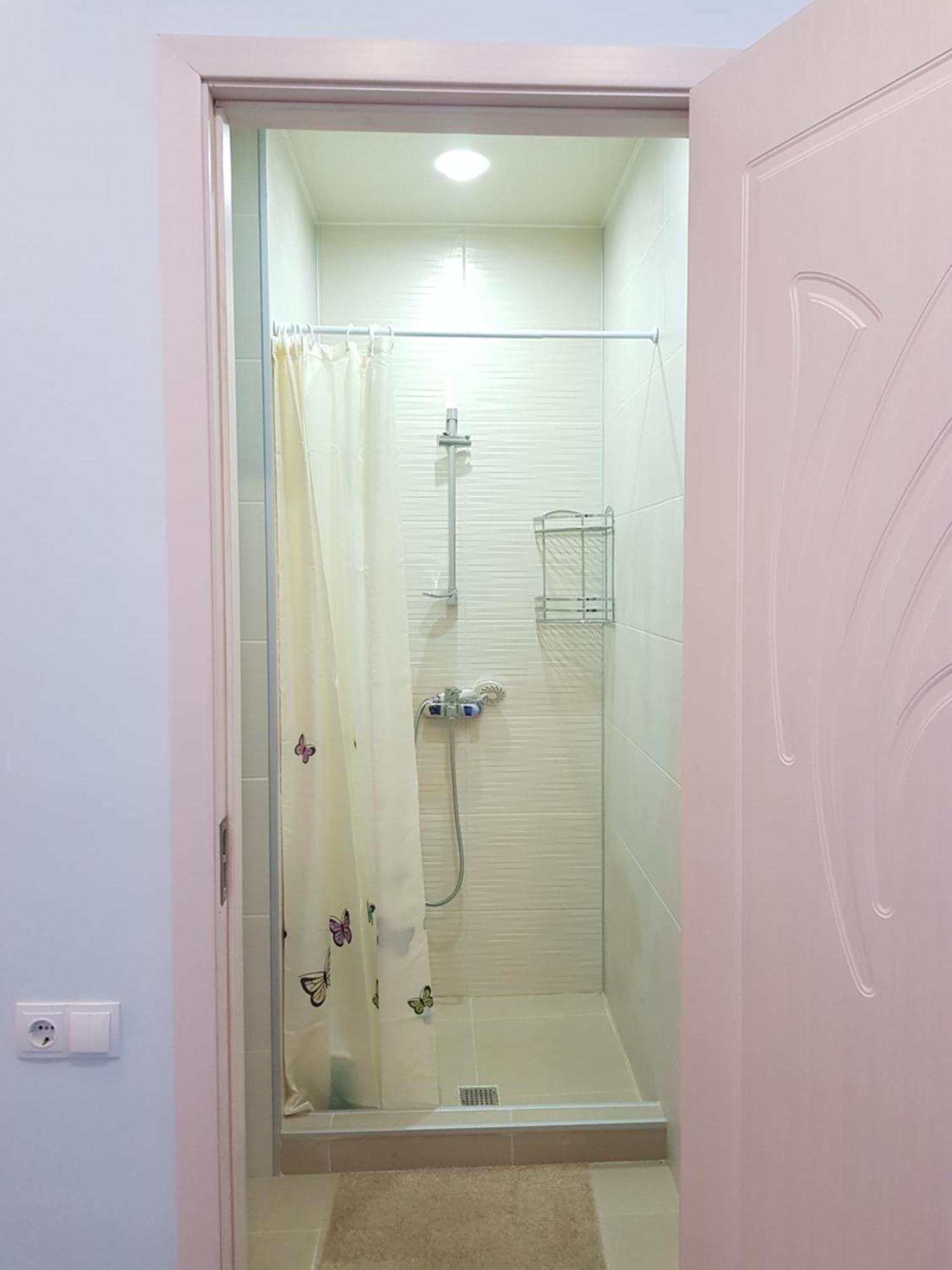 Lux Apartment 1 Makhinjauri Εξωτερικό φωτογραφία